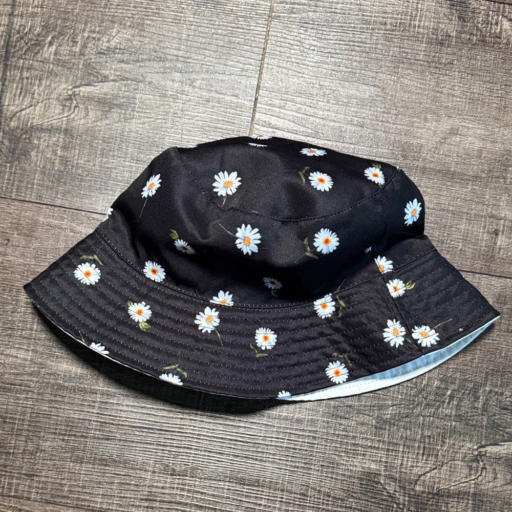 NWOT Alice + Olivia Reversible Bucket Hat - Picture 4 of 7
